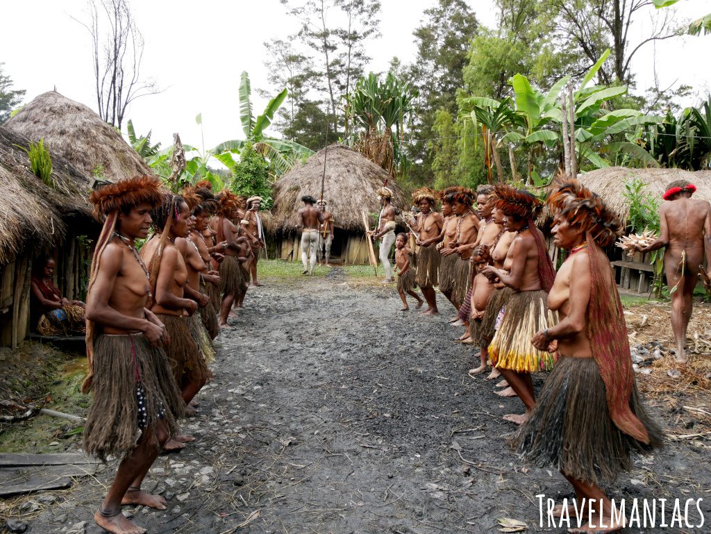 Dani Frauen Papua www.travelmaniacs.de