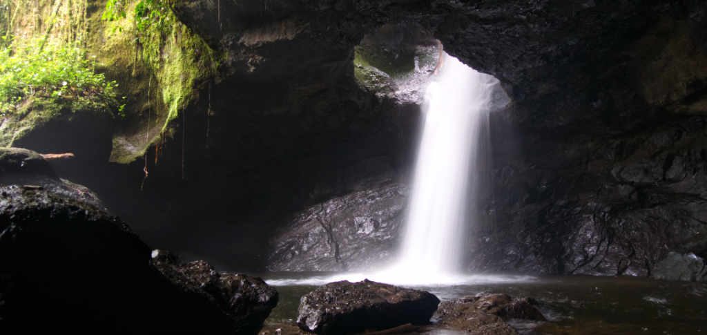 Cueva del Esplendor Wasserfall
