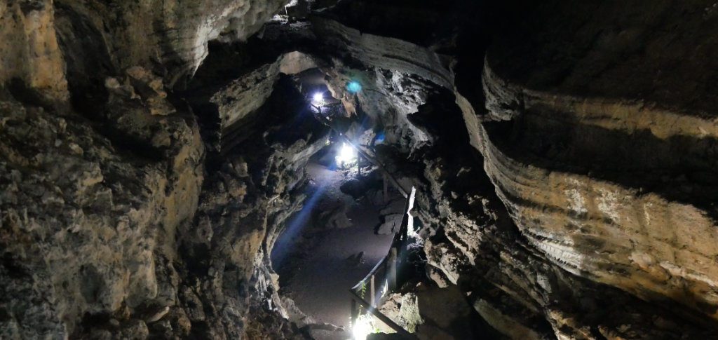 Lava Tunnel El Chato Santa Cruz